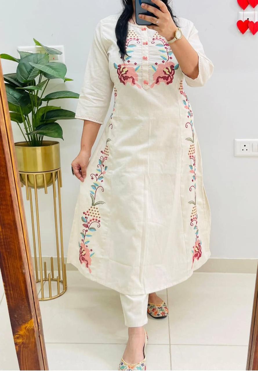 White Embroidered Cotton Flex Set