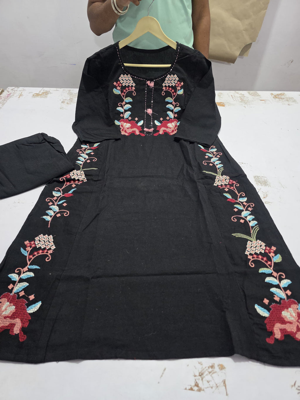 Black Embroidered Cotton Flex Set
