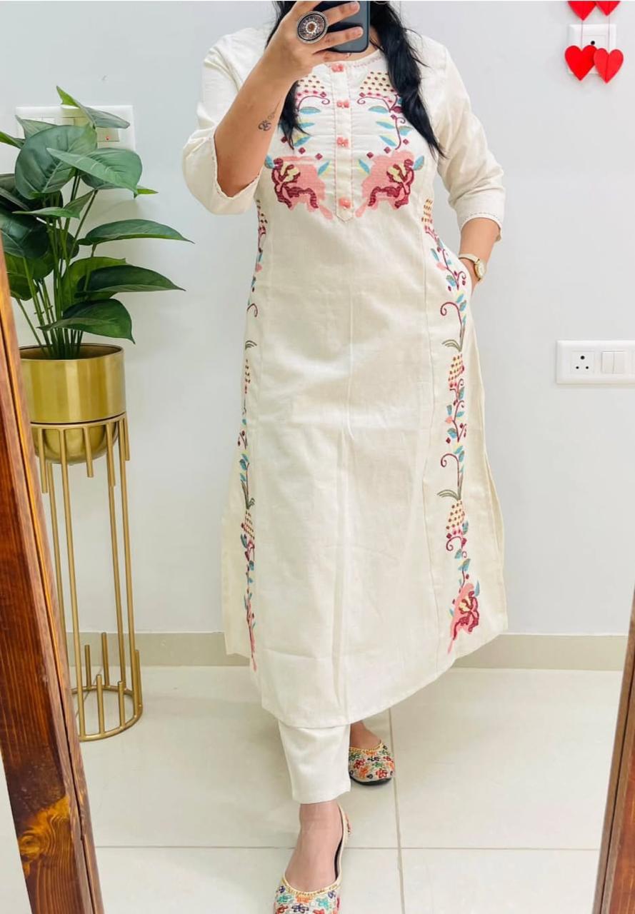 White Embroidered Cotton Flex Set